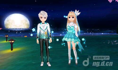 图11翠色表演套装.jpg 图11翠色表演套装.jpg